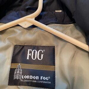 Men’s London Fog jacket  excellent condition 
Size M but runs big.